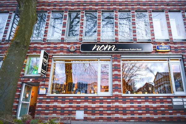NOM vietnamese fusion food — gluten-free restaurant in Hamburg