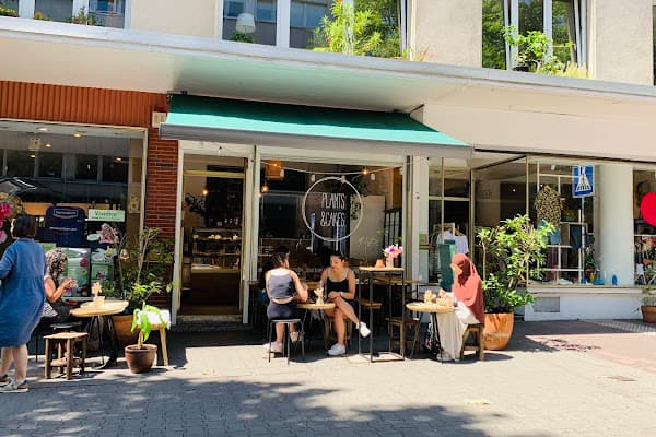 Plants & Cakes - Raw Cakery & Juice bar — gluten-free restaurant in Frankfurt
