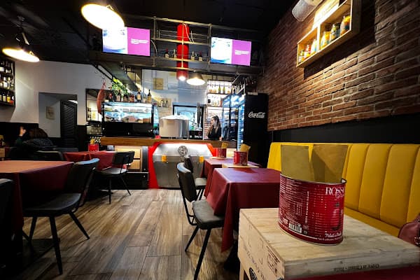 Rosso Vivo Musei Vaticani - Pizza Bio di Grani Toscani, anche Gluten-Free — gluten-free restaurant in Rome