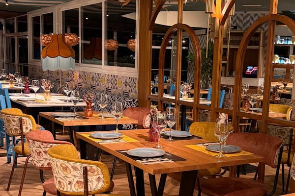 La Famiglia se sienta a la mesa — gluten-free restaurant in Maspalomas