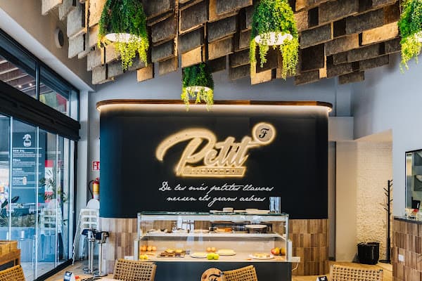 Petit Figueret Premium Burger Port d'Alcúdia — gluten-free restaurant in Alcúdia