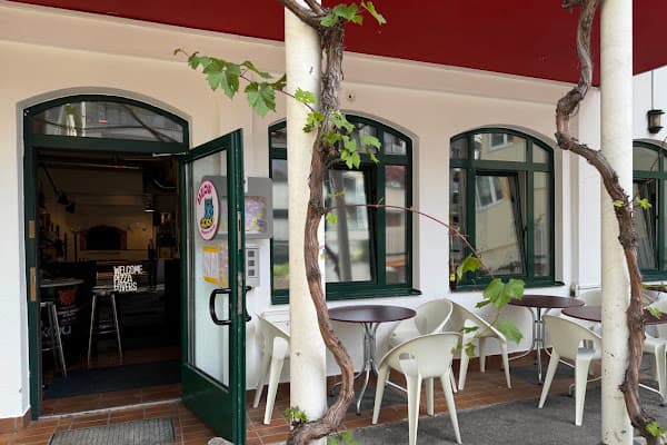 Meow Pizzeria Verde — gluten-free restaurant in Innsbruck