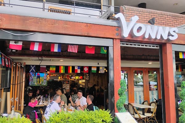 Vonns | Smash Burgers | Philly Cheesesteak | Hot Chicken | Birria Tacos — gluten-free restaurant in Vancouver
