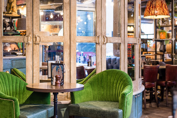 Bill’s London Bridge Restaurant